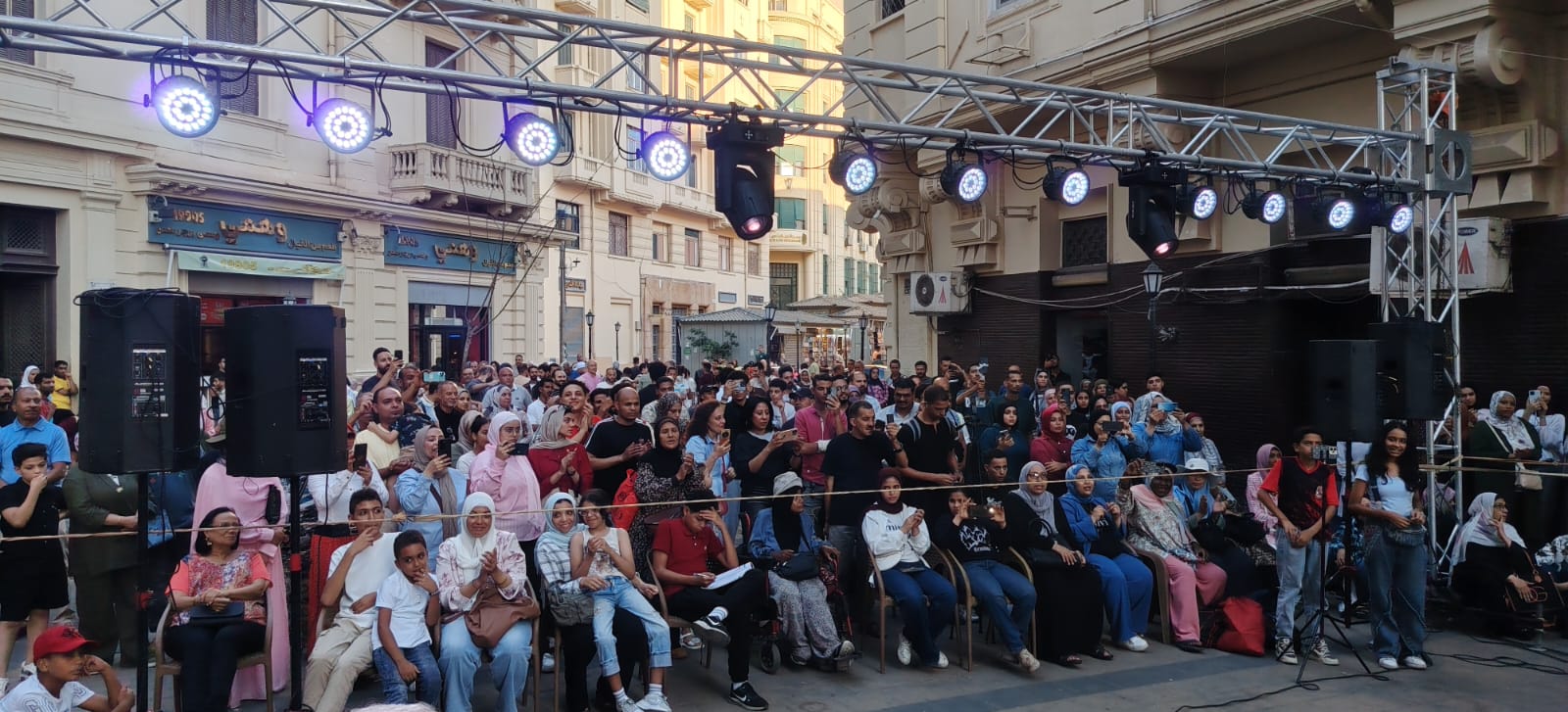 شعر وأغاني تراثية وفنون شعبية في فعاليات شارع الفن بالإسكندرية